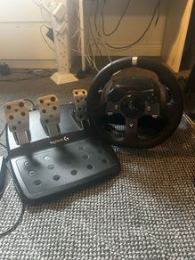 Logitech G920 Racing Wheel + Pedals - excellent condition