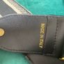 black handbag Image 4
