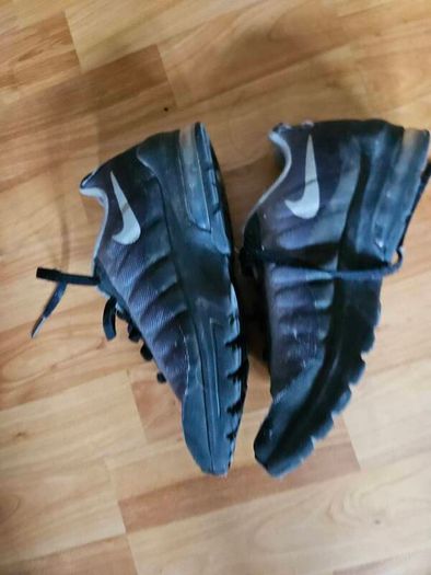 nike size 4 adult