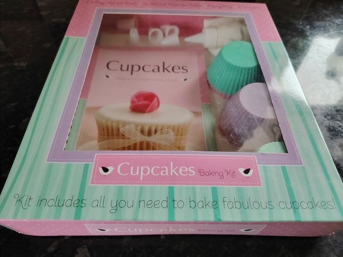 Cupcakes Baking Kit