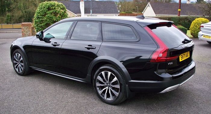 Volvo V90 2.0 B5D Cross Country 5dr AWD Auto