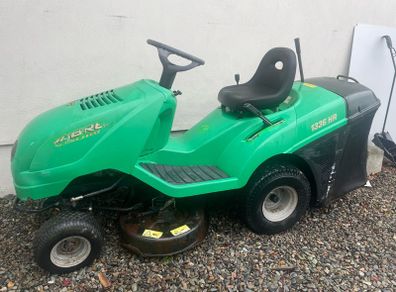 Ride on lawnmower