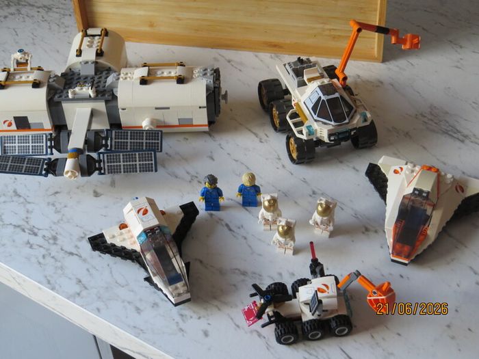 Lego City  Space Station