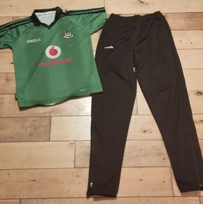 O'Neills bottoms age 13, top 10-11