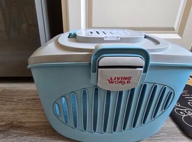 pet carrier