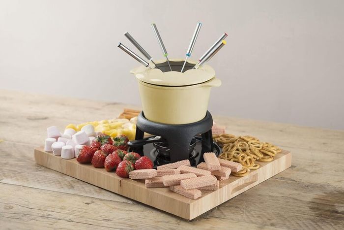 MasterClass Cast Iron Fondue Set, Fondue Pot with 6 Forks and Cast Iron Enamelled Bowl, Superior Heat Retention & Adjustable Burner, Gift Boxed, Cream, 21x18cm