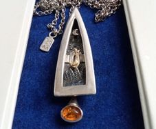 Alan Ardiff Secret Garden pendant
