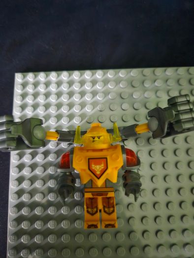 Lego Nexo Knights Axl Nex053