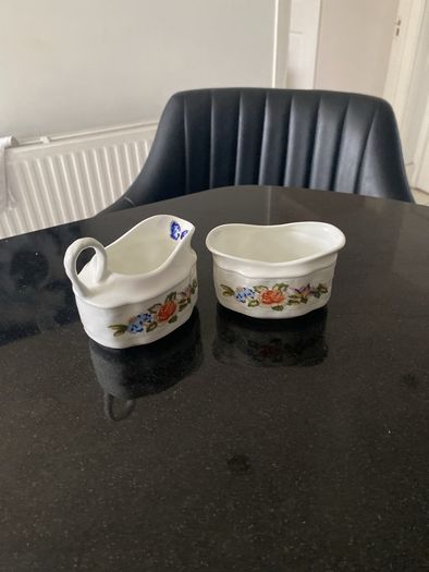Reduced Cute little Aynsley creamer and  sugar dish