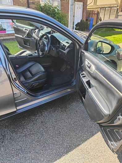 Lexus CT200H