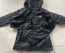 2 x The North Face jackets size M 12UK