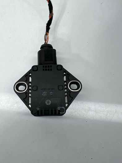 Audi A4 B8 A5 8T 2009 rotation rate sensor ESP accelerometer sensor 8K0907637A
