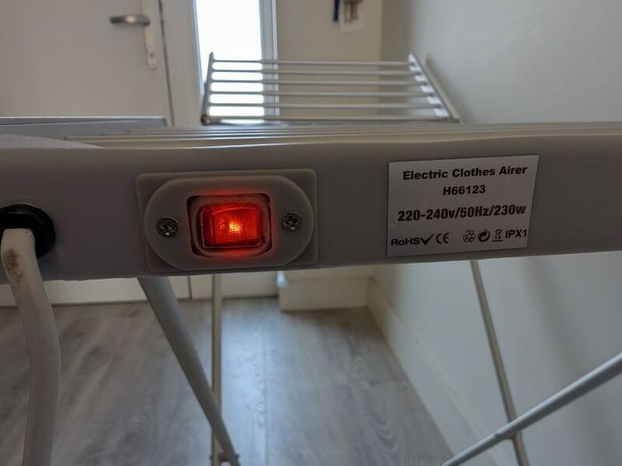 Electric drying rack