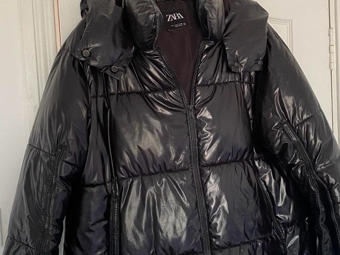Zara black shiny puffer jacket with hoodie