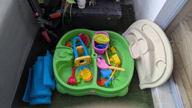 water and sand table