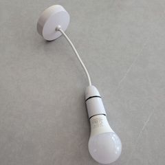 White pensand with B22 bayonet bulb fitting (bulb included)