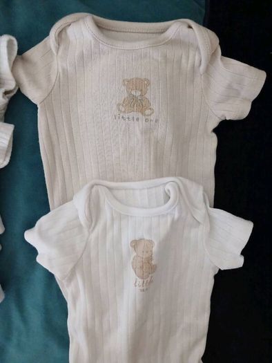 Newborn vests & baby grows 5
