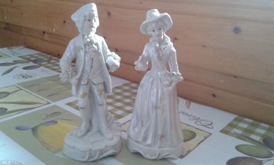 2 Lovely Figurines.