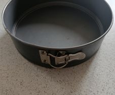 Cake tin