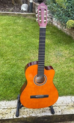 Valencia VC104C Cutaway Classical Guitar + Gig Bag
