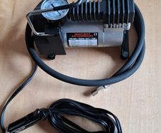 Portable air compressor