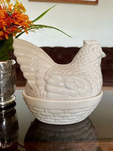 Vintage Mid Sized Cream Ceramic Hen on Nest Egg Keeper Storage Jar