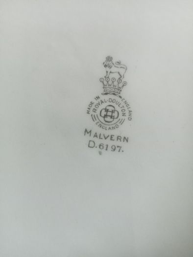 Royal Doulton "Malvern" Dinner Plate