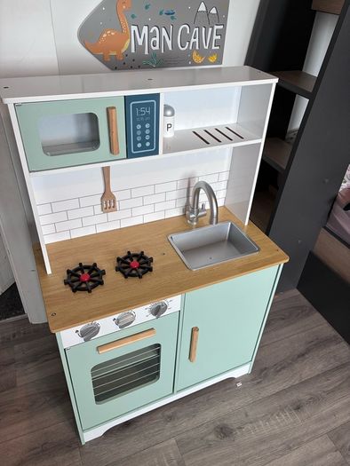 Play Kitchen