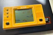 Vintage LCD game "Alien" working