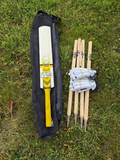 Gunn & Moore GM Maxi Select Adult Cricket Bat