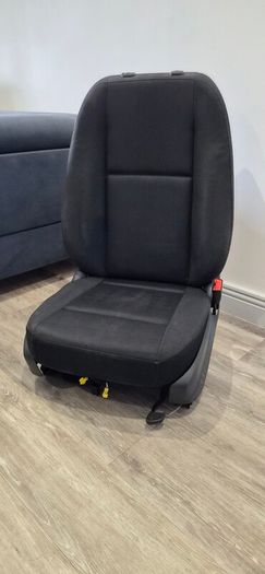 w907 driver seat