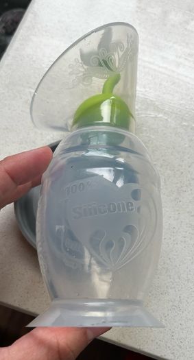 Haakaa with lid and stopper