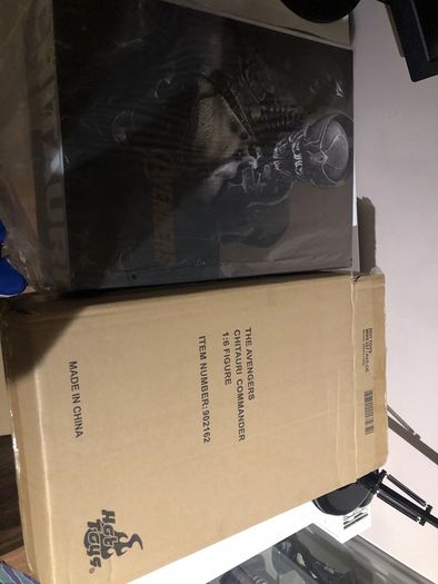 hot toys chitauri commander