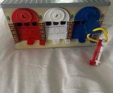 melissa and Doug Keys & Cars Rescue Garage