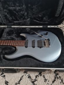 Musicman Luke II in Luke Blue