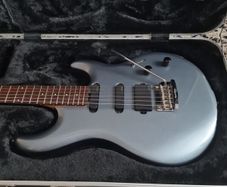 Musicman Luke II in Luke Blue