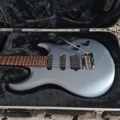 Musicman Luke II in Luke Blue