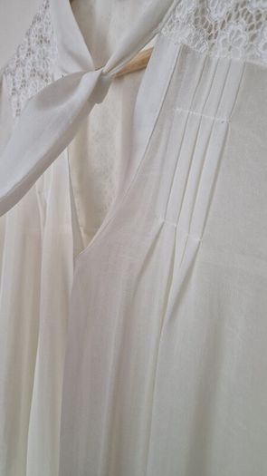 Off white blouse UK12/EU40