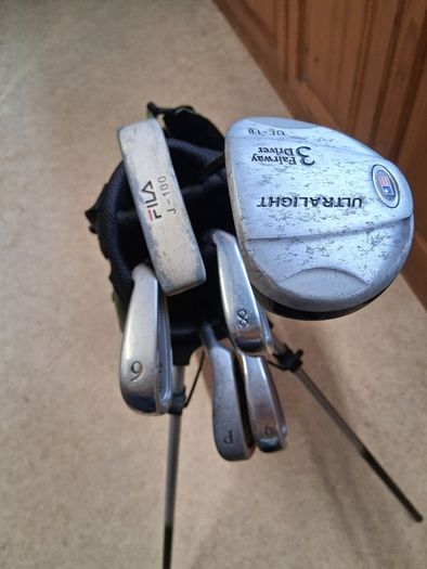 Golf Clubs.US Kids Right Handed Golf Set For 10 To 11 Year Olds. Collect In Dublin Or Receive Via Post.