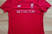 Liverpool New Balance Betvictor red T shirt size L