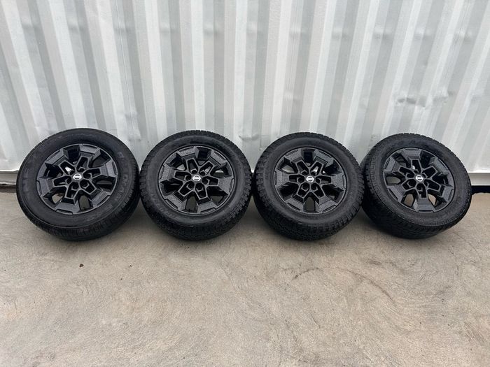 Genuine Nissan Navara 18" Alloy Wheels