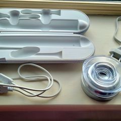 Philips Sonicare Charging Case plus Charger Base