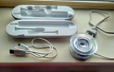 Philips Sonicare Charging Case plus Charger Base