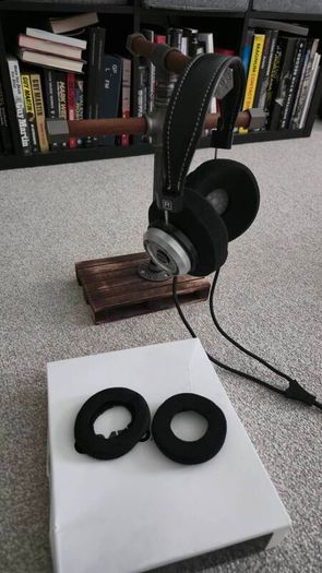 Grado SR325x Headphones + Upgraded Pads + 4-Way Headphone Stand