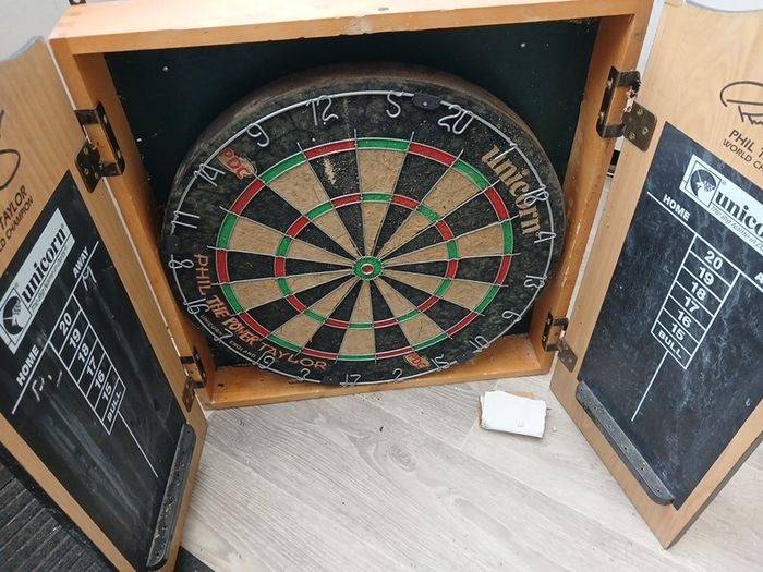 dart board