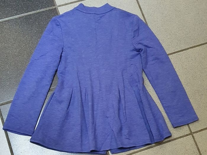 Size: Age 5/6 years - A Super Cute - LOGO Littles Top / Jacket by Lori Goldstein -
