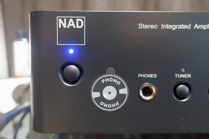 Current Model NAD C316BEE V2 Stereo Integrated Amplifier As New pristine