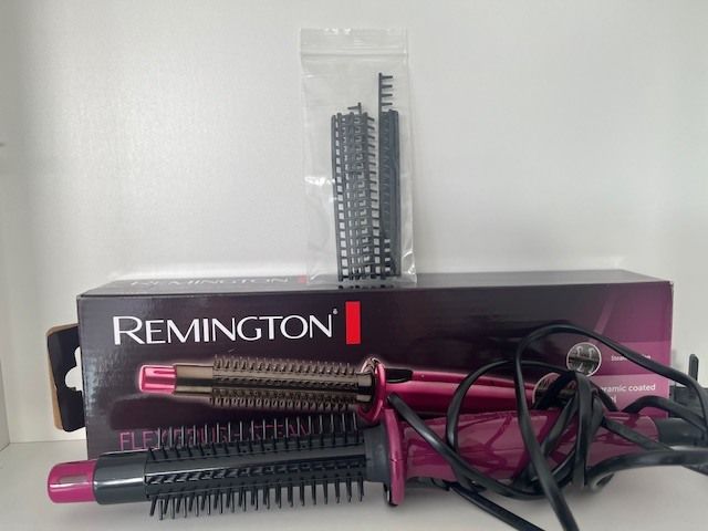 Remington Flexibrush Steam Hair Air blower Styler CB4N.  IMMACULATE. As new.