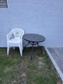 garden table and chairs