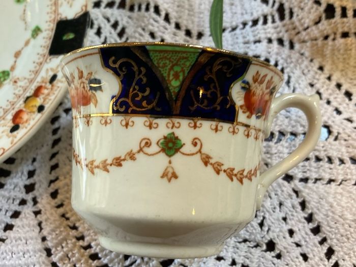Vintage tea trio